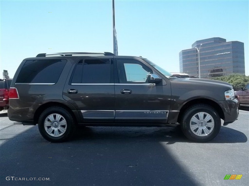 2008 Navigator Luxury - Stone Green Metallic / Stone photo #2
