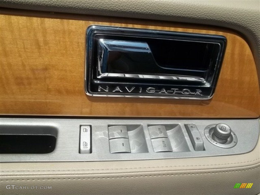 2008 Navigator Luxury - Stone Green Metallic / Stone photo #14