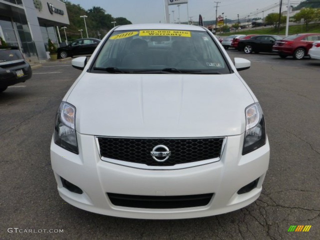 2010 Sentra 2.0 SR - Aspen White / Charcoal photo #8