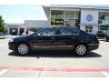 Deep Black - Passat Turbo Sedan Photo No. 2