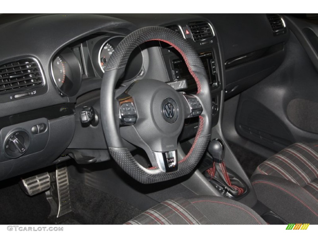 2010 Volkswagen GTI 4 Door Interlagos Plaid Cloth Steering Wheel Photo #68902005