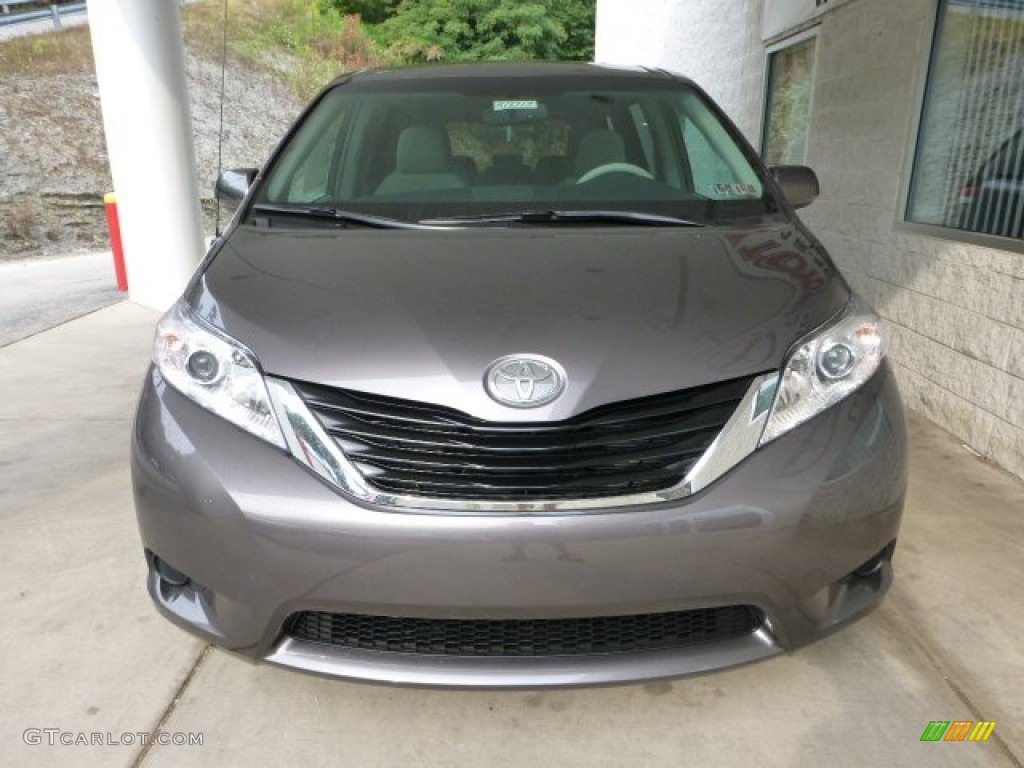 2012 Sienna LE - Predawn Gray Mica / Light Gray photo #6