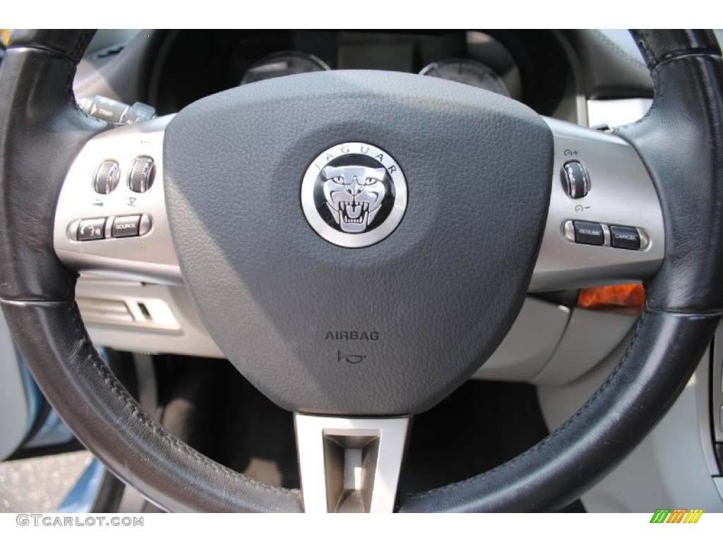 2009 Jaguar XF Premium Luxury Controls Photo #68905794