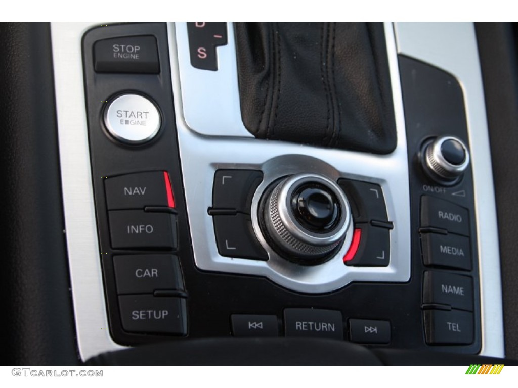 2010 Audi Q7 3.6 Premium quattro Controls Photo #68908749