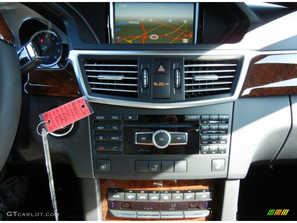 2013 Mercedes-Benz E 350 4Matic Wagon Controls Photo #68910138