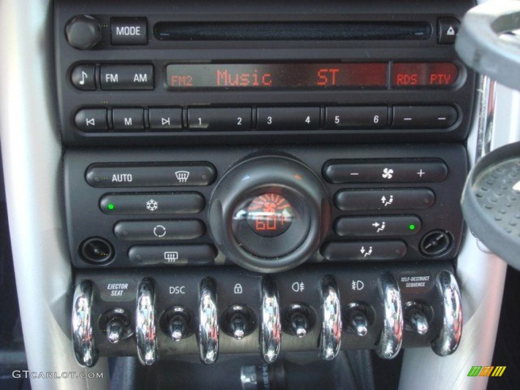 2005 Mini Cooper S Hardtop Controls Photo #68914831