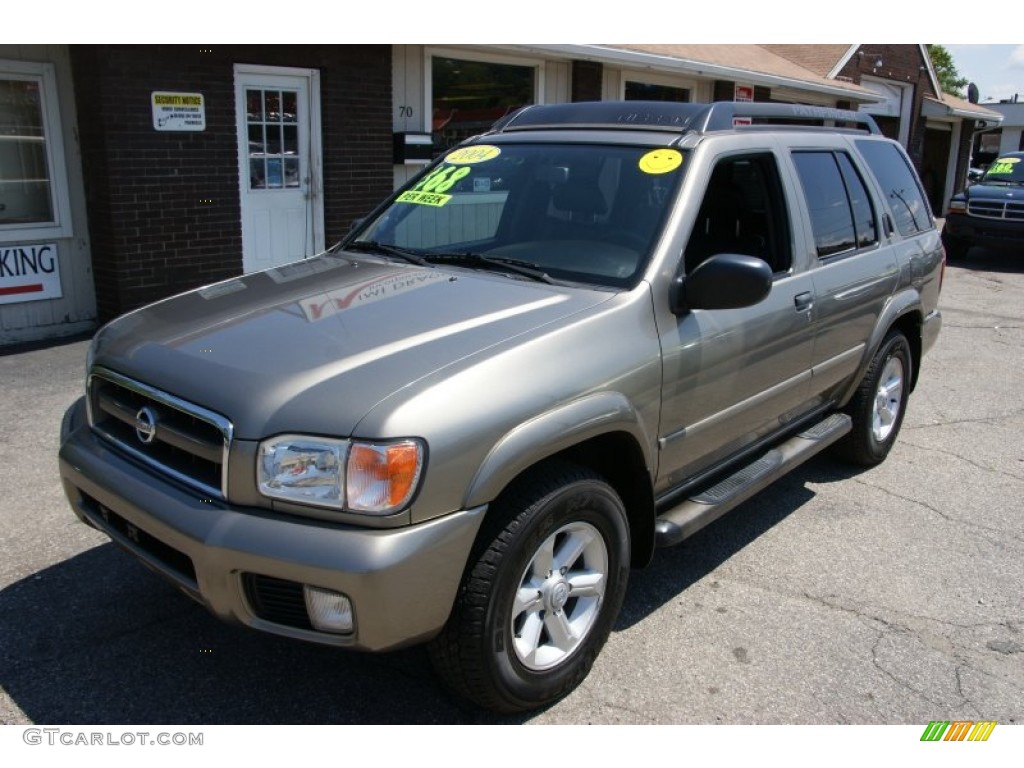 2004 Pathfinder SE 4x4 - Luminous Gold Metallic / Beige photo #1
