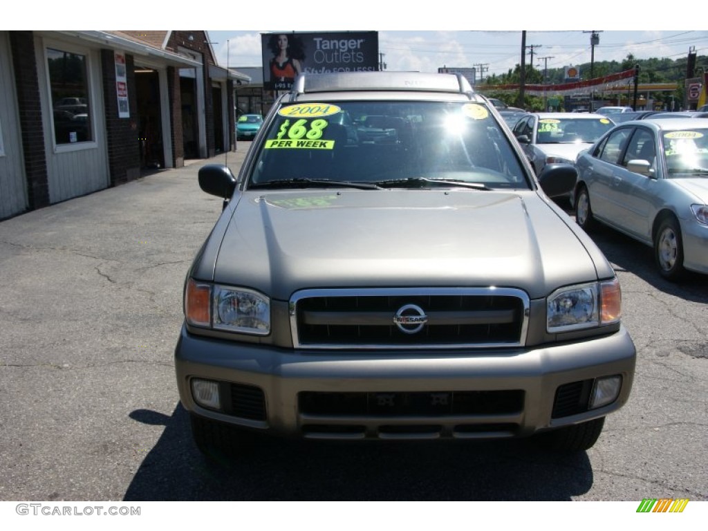 2004 Pathfinder SE 4x4 - Luminous Gold Metallic / Beige photo #2