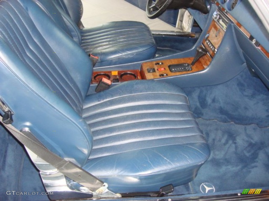 Blue Interior 1986 Mercedes-Benz SL Class 560 SL Roadster Photo #68917347