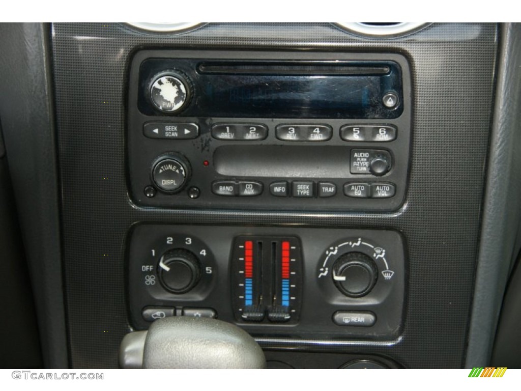 2004 GMC Envoy XUV SLT 4x4 Controls Photo #68918760