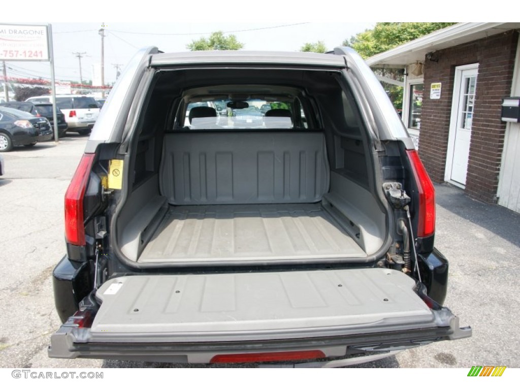 2004 GMC Envoy XUV SLT 4x4 Trunk Photo #68918819