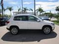 Candy White - Tiguan SE Photo No. 6