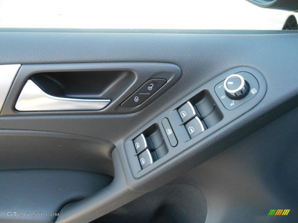 2013 Volkswagen Golf R 4 Door 4Motion Controls Photo #68921841