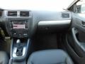 Black Uni - Jetta SE Sedan Photo No. 15