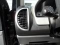 2005 Black Onyx Saturn VUE   photo #40