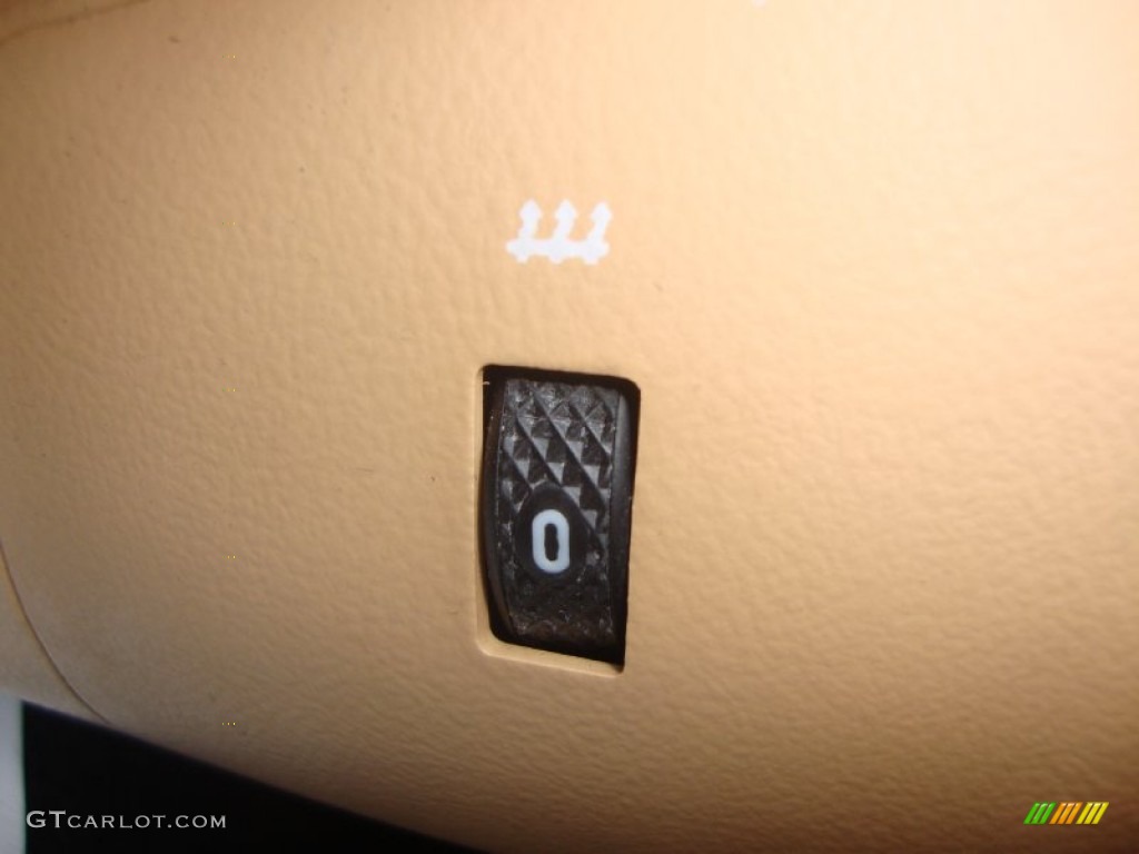 2005 Maserati Quattroporte Standard Quattroporte Model Controls Photo #68925432