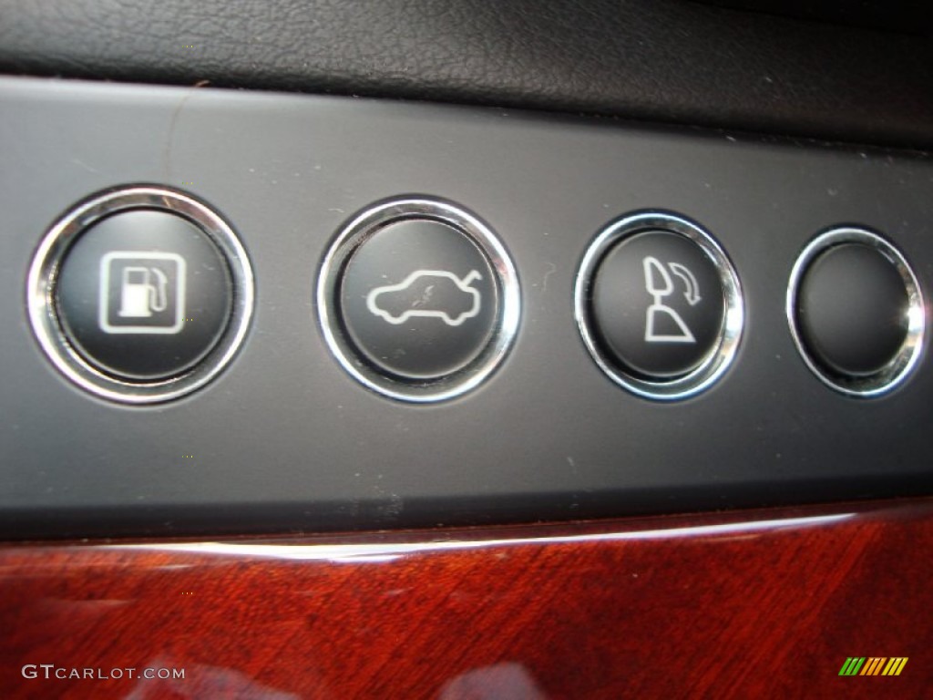 2005 Maserati Quattroporte Standard Quattroporte Model Controls Photo #68925453