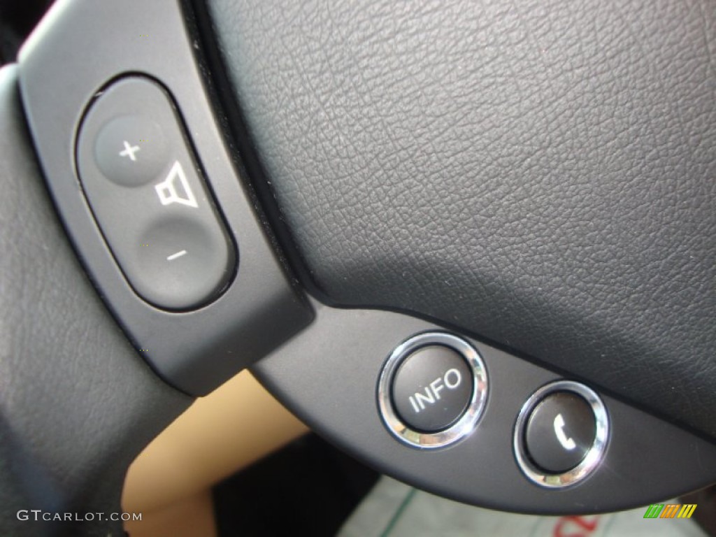 2005 Maserati Quattroporte Standard Quattroporte Model Controls Photo #68925474