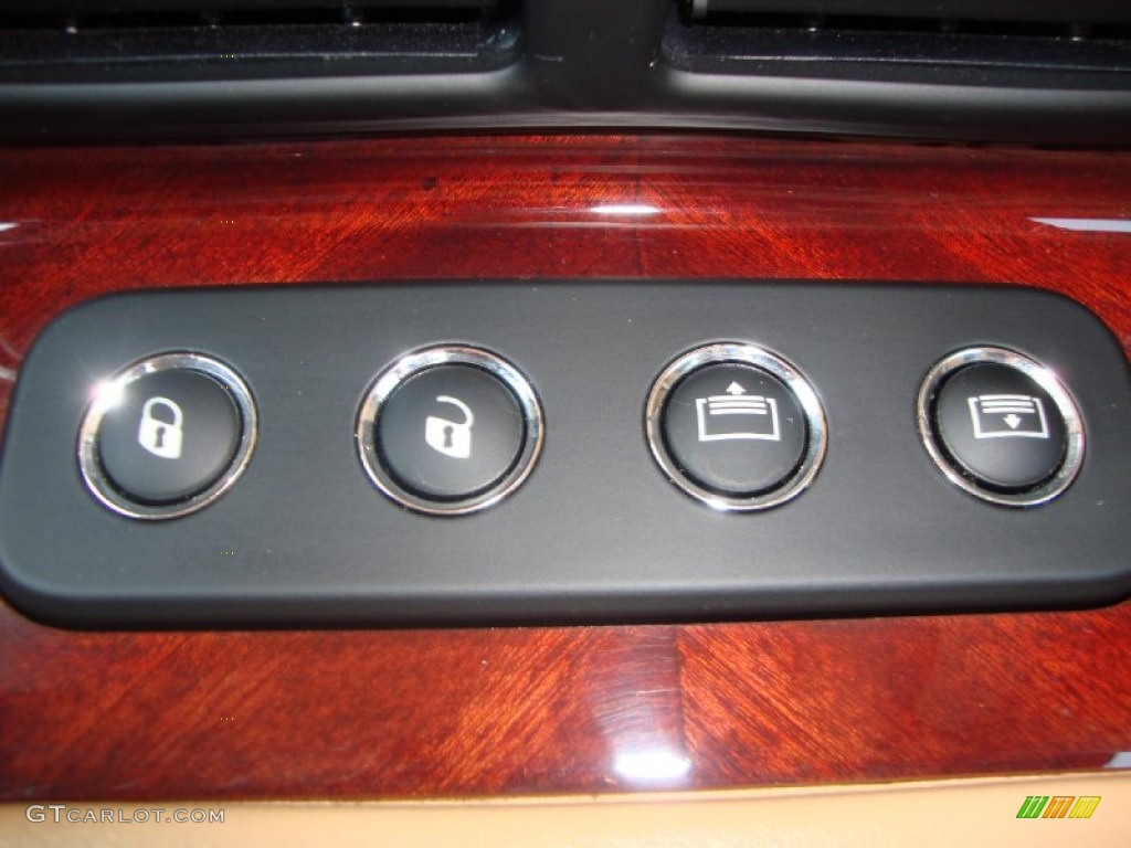 2005 Maserati Quattroporte Standard Quattroporte Model Controls Photo #68925622