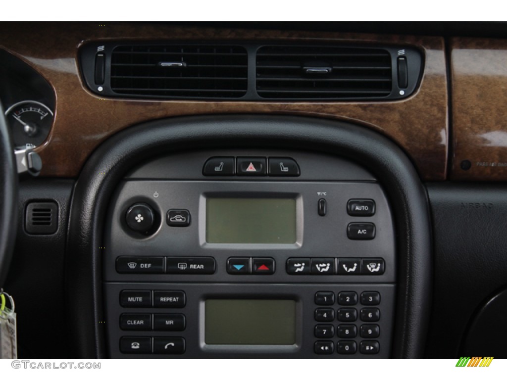 2004 Jaguar X-Type 3.0 Controls Photo #68926014