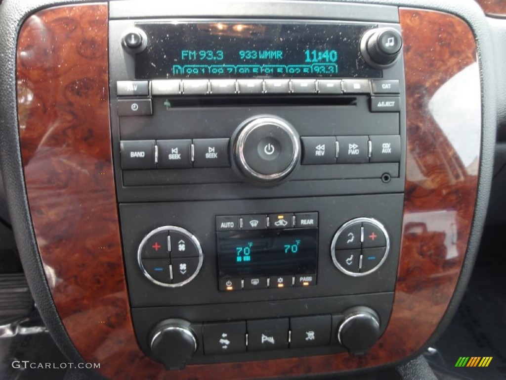 2010 Chevrolet Tahoe LS 4x4 Controls Photos