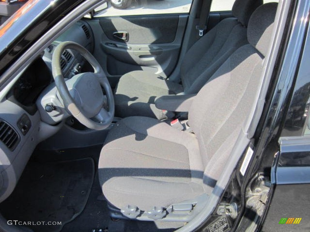 2002 Accent GL Sedan - Ebony Black / Gray photo #10