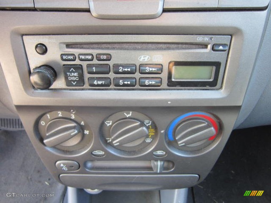 2002 Accent GL Sedan - Ebony Black / Gray photo #24