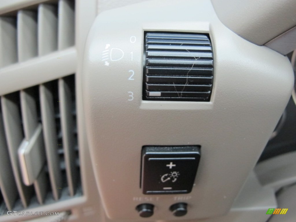 2005 Infiniti FX 35 AWD Controls Photo #68927463