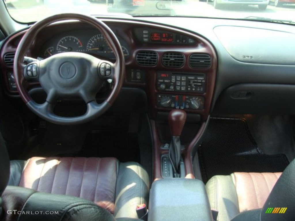 2002 Pontiac Grand Prix GTP Coupe Ruby Red Dashboard Photo #68934930