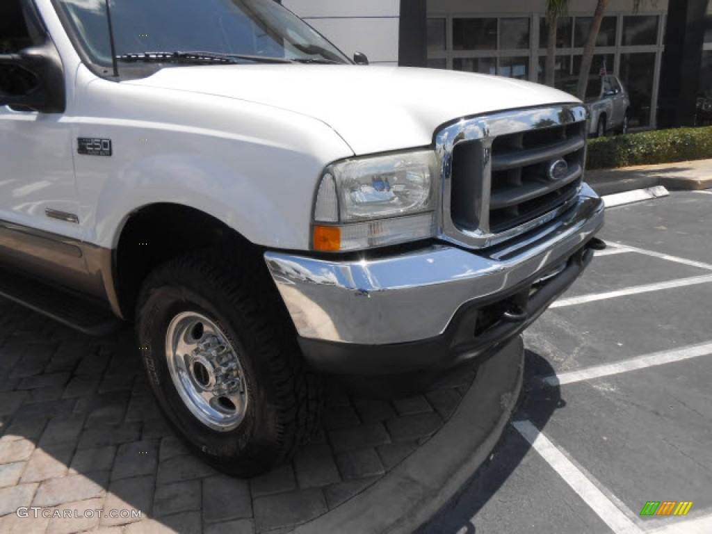 2003 F250 Super Duty Lariat Crew Cab 4x4 - Oxford White / Medium Parchment Beige photo #2