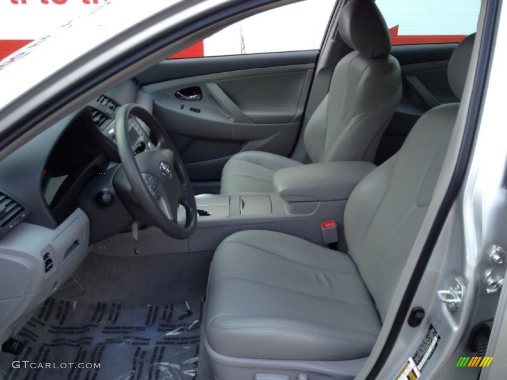 2010 Camry LE - Classic Silver Metallic / Ash Gray photo #12
