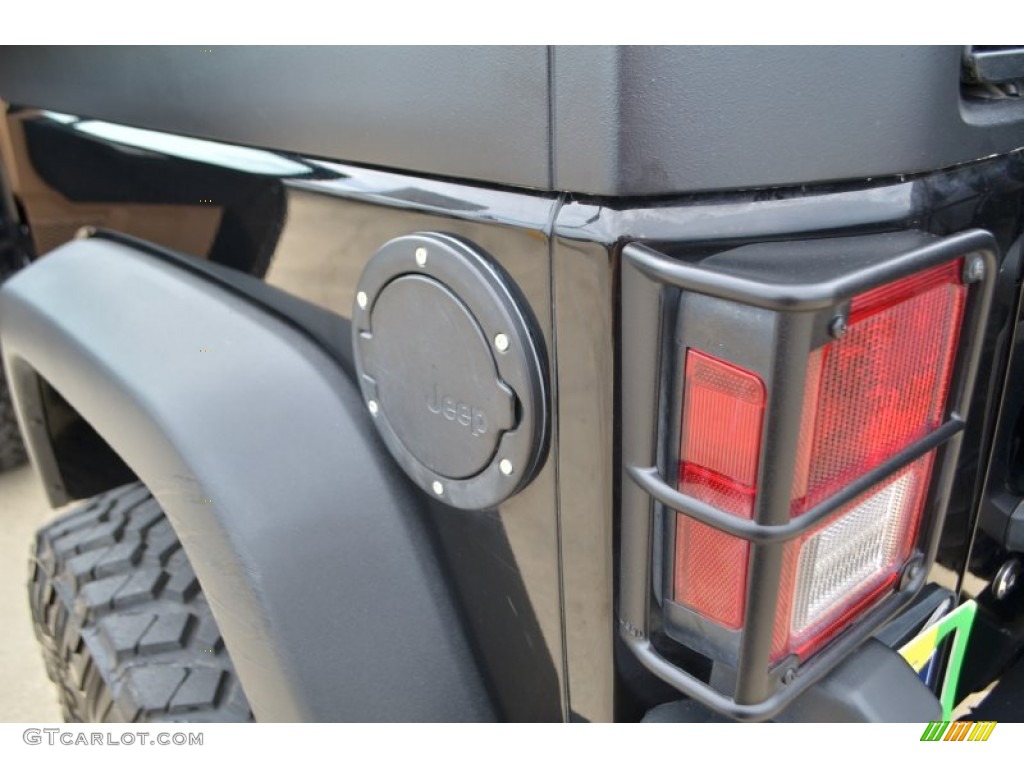 2011 Wrangler Rubicon 4x4 - Black / Black/Dark Saddle photo #22