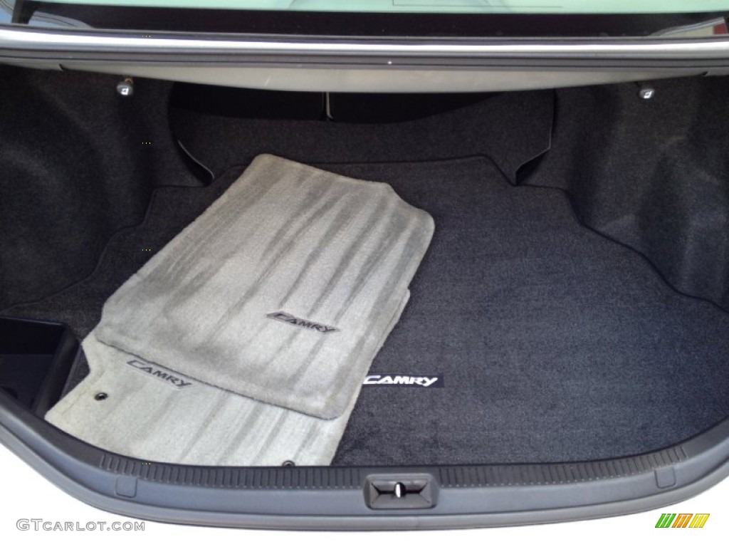 2010 Camry LE - Classic Silver Metallic / Ash Gray photo #21