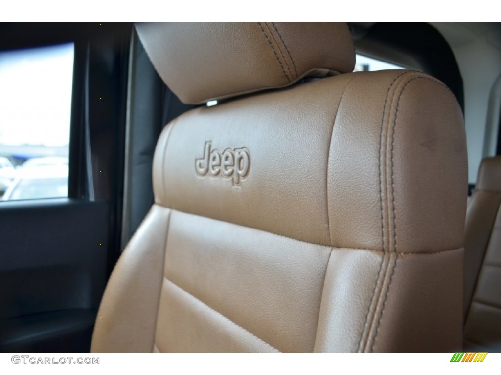 2011 Wrangler Rubicon 4x4 - Black / Black/Dark Saddle photo #34