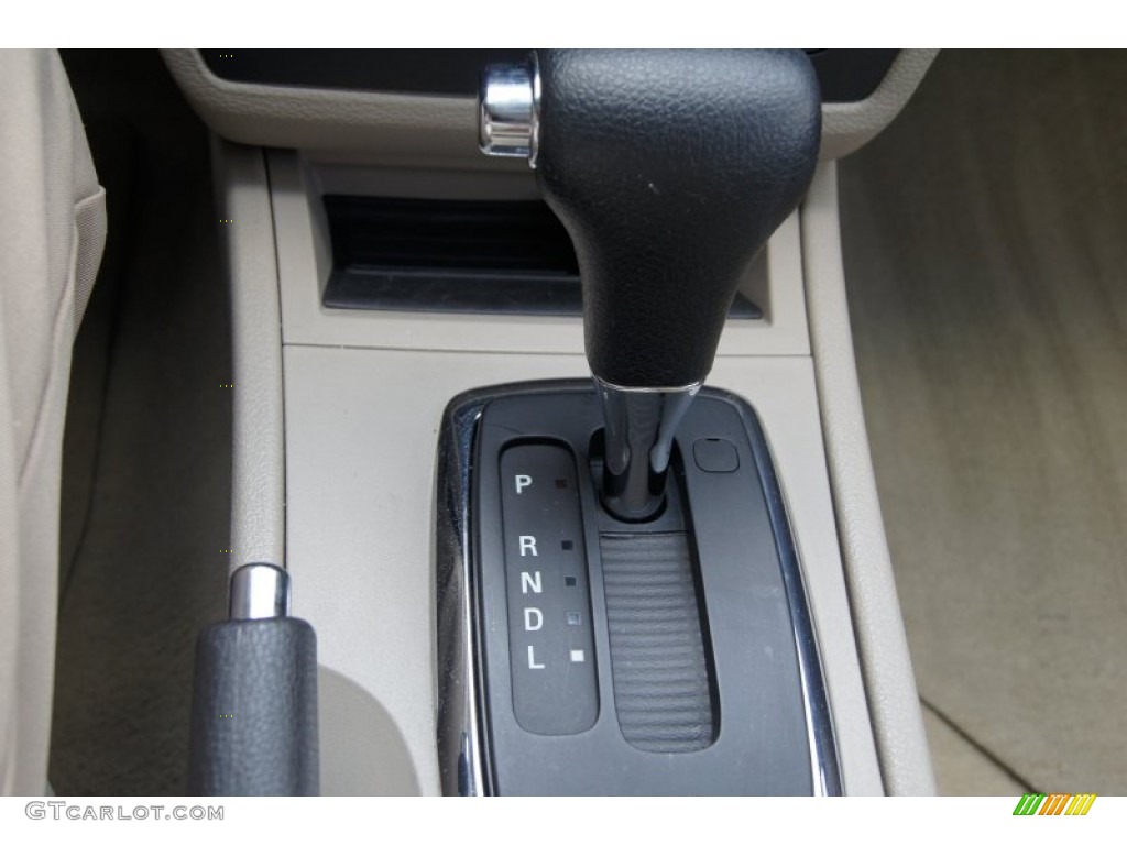 2007 Ford Fusion SEL Transmission Photos