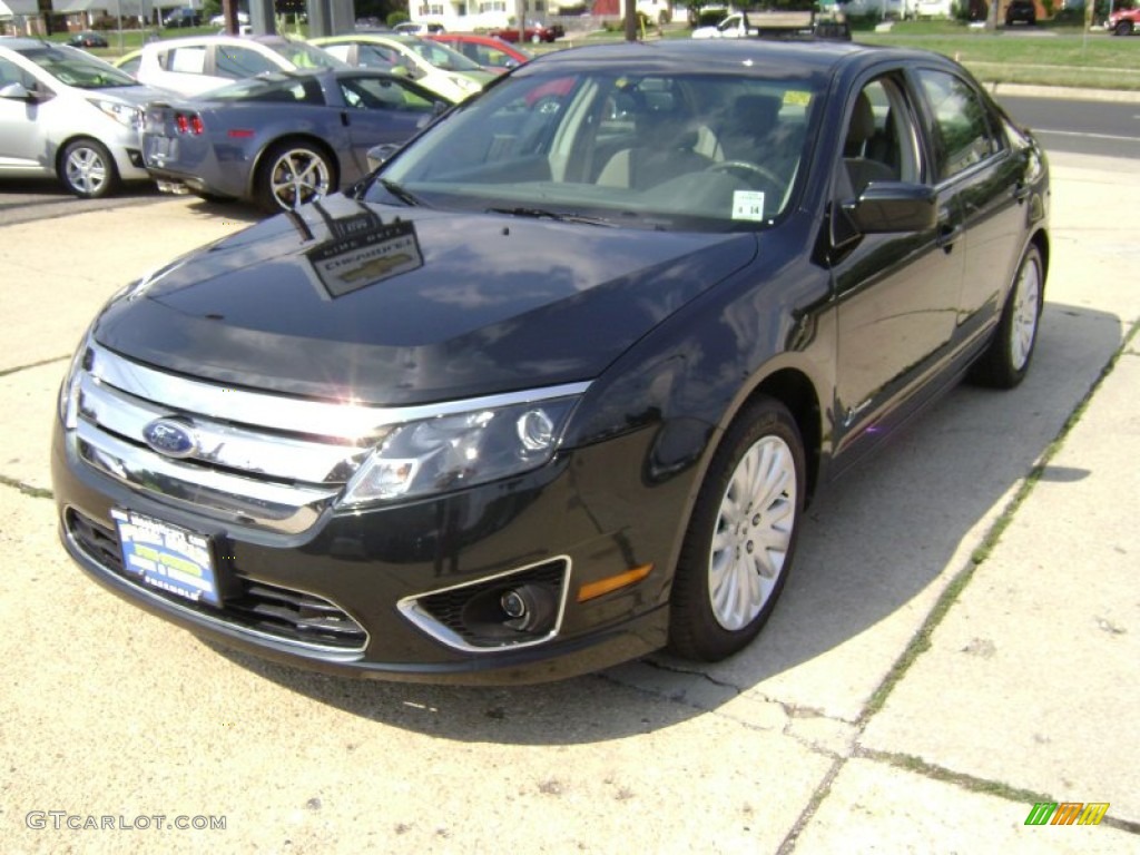 2010 Fusion Hybrid - Atlantis Green Metallic / Medium Light Stone photo #1