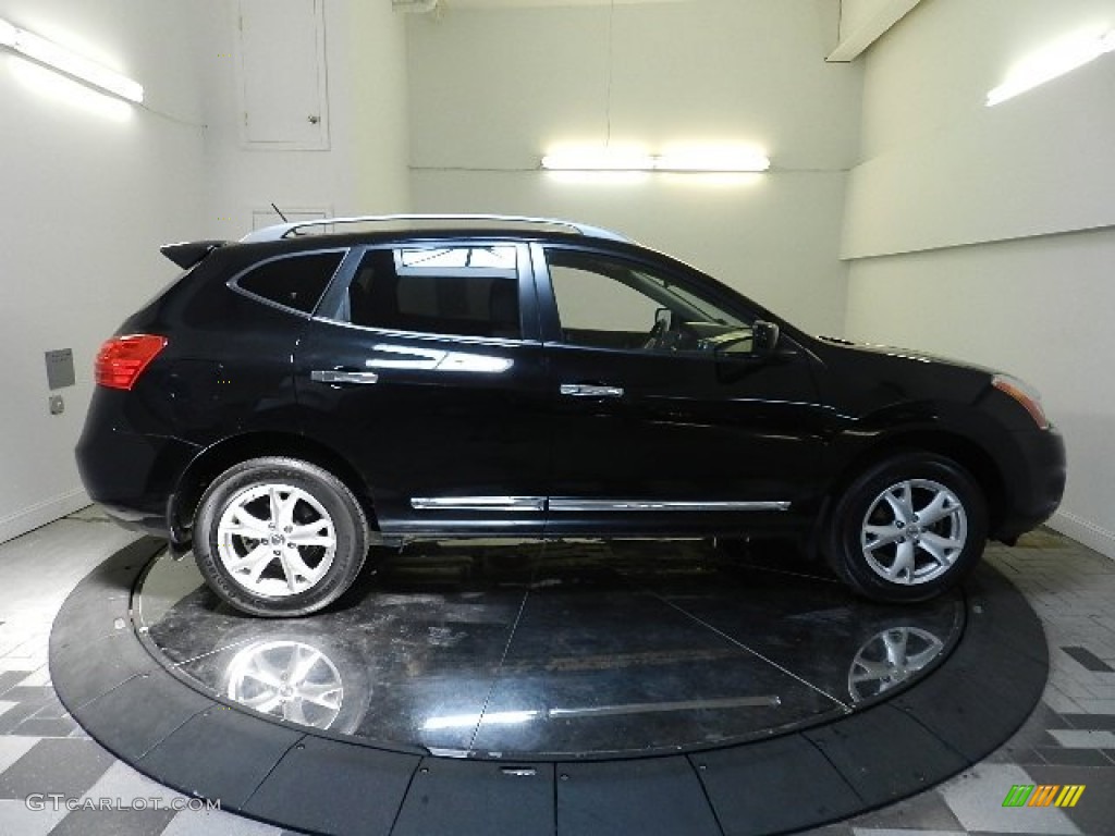 2011 Rogue SV AWD - Wicked Black / Gray photo #4