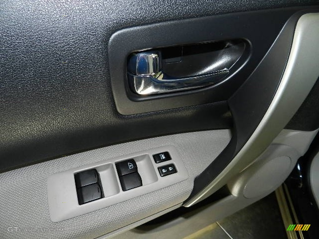 2011 Rogue SV AWD - Wicked Black / Gray photo #13