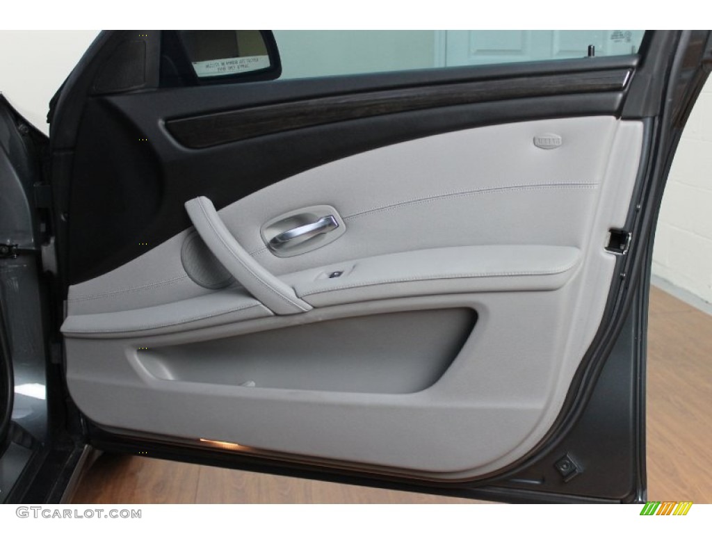 2009 BMW 5 Series 535i Sedan Grey Dakota Leather Door Panel Photo #68943687