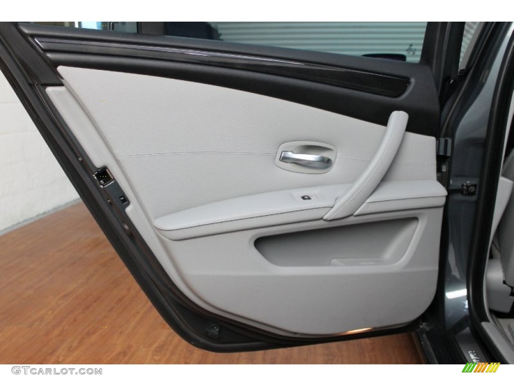 2009 BMW 5 Series 535i Sedan Grey Dakota Leather Door Panel Photo #68943693