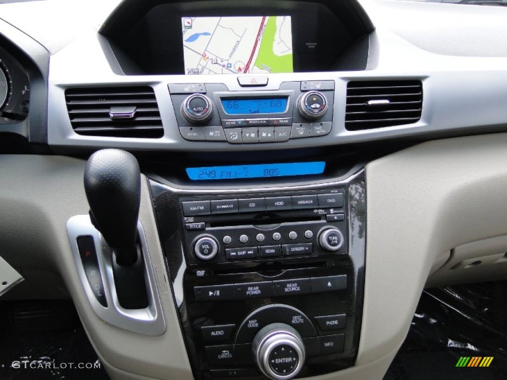 2011 Honda Odyssey Touring Elite Controls Photo #68947182