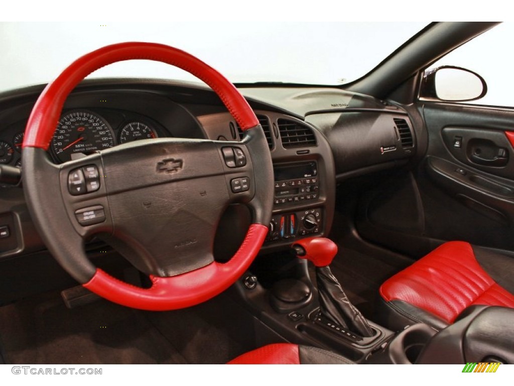 2000 Chevrolet Monte Carlo Limited Edition Pace Car SS Red/Ebony Dashboard Photo #68952384