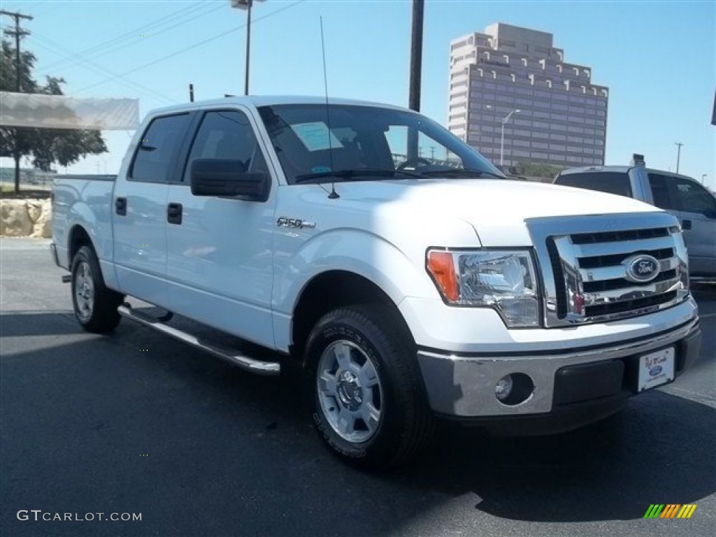 2011 F150 XL SuperCrew - Oxford White / Steel Gray photo #1