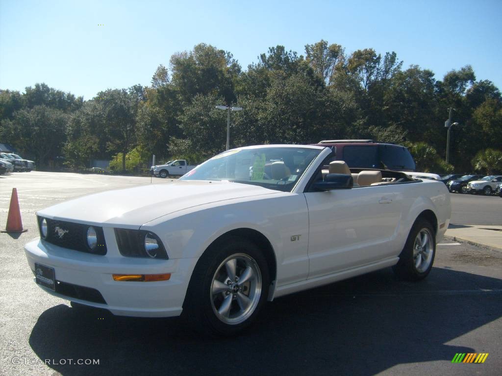 2007 Mustang GT Premium Convertible - Performance White / Medium Parchment photo #10