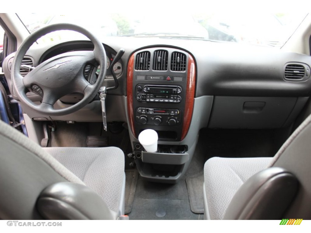 2007 Chrysler Town & Country LX Medium Slate Gray Dashboard Photo #68960702