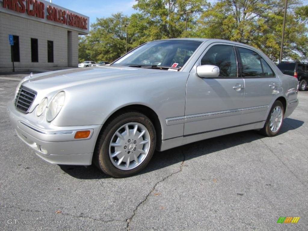 2001 E 320 Sedan - Brilliant Silver Metallic / Charcoal photo #1