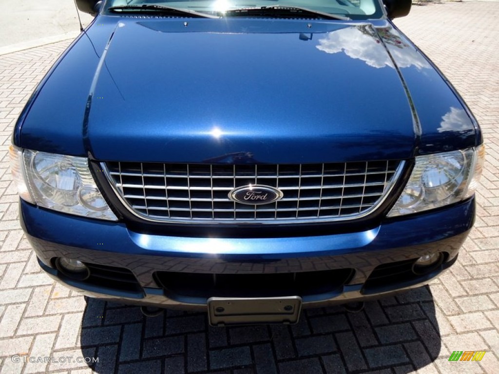 2004 Explorer XLT 4x4 - Dark Blue Pearl Metallic / Graphite photo #20