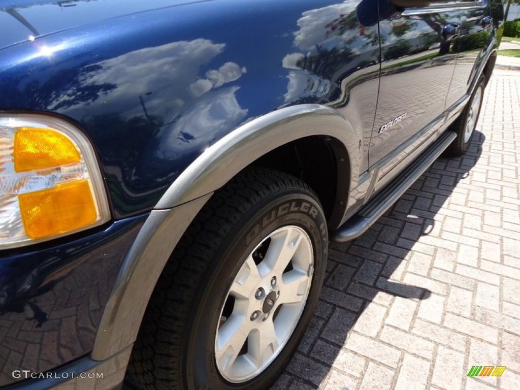 2004 Explorer XLT 4x4 - Dark Blue Pearl Metallic / Graphite photo #22