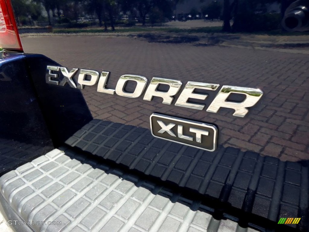 2004 Explorer XLT 4x4 - Dark Blue Pearl Metallic / Graphite photo #28