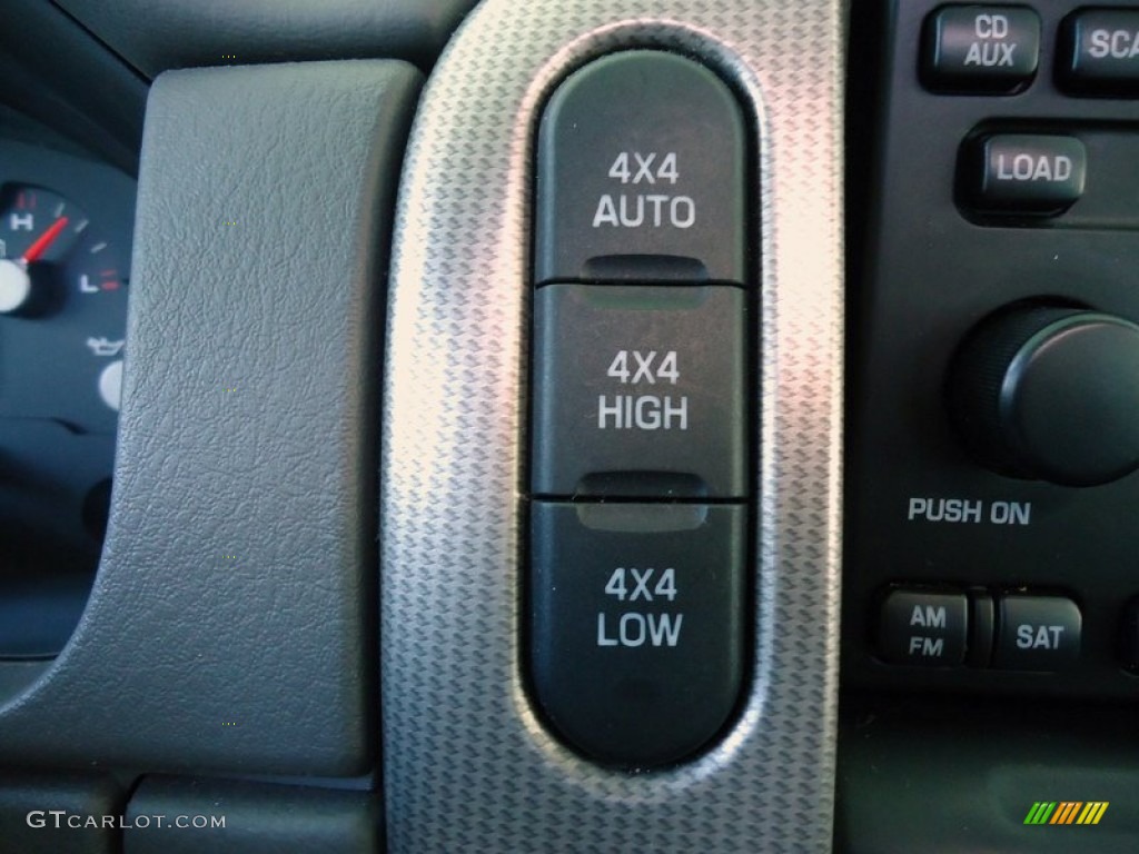 2004 Ford Explorer XLT 4x4 Controls Photo #68969764